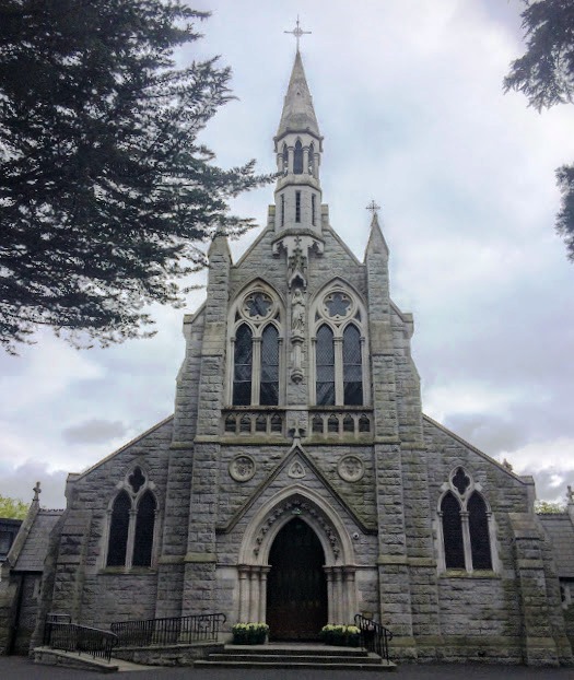 Aifreann as Gaeilge - Church of Annunciation, Ráth Fearnáin
